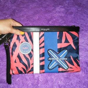 ⭐HP⭐Michael Kors Red/Indigo Large Wristlet /Clutch